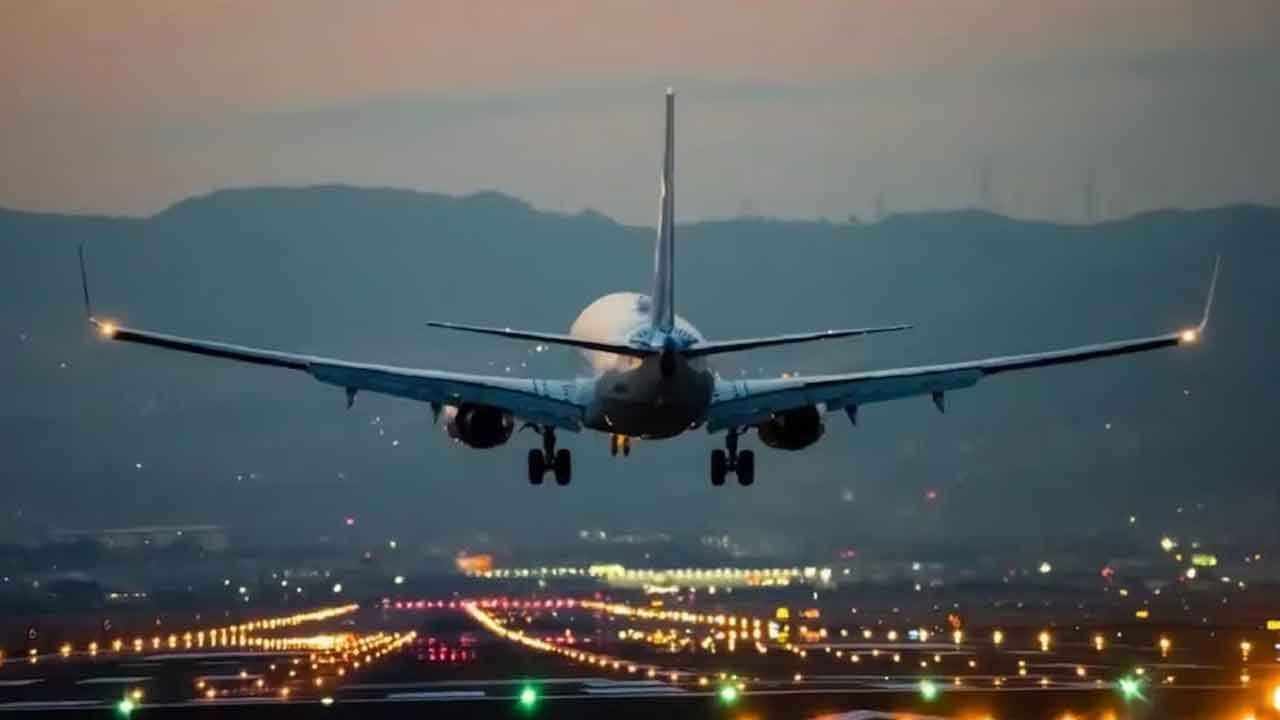 Bengaluru: Doctor Removed from Air India Flight After Threats and Disruption