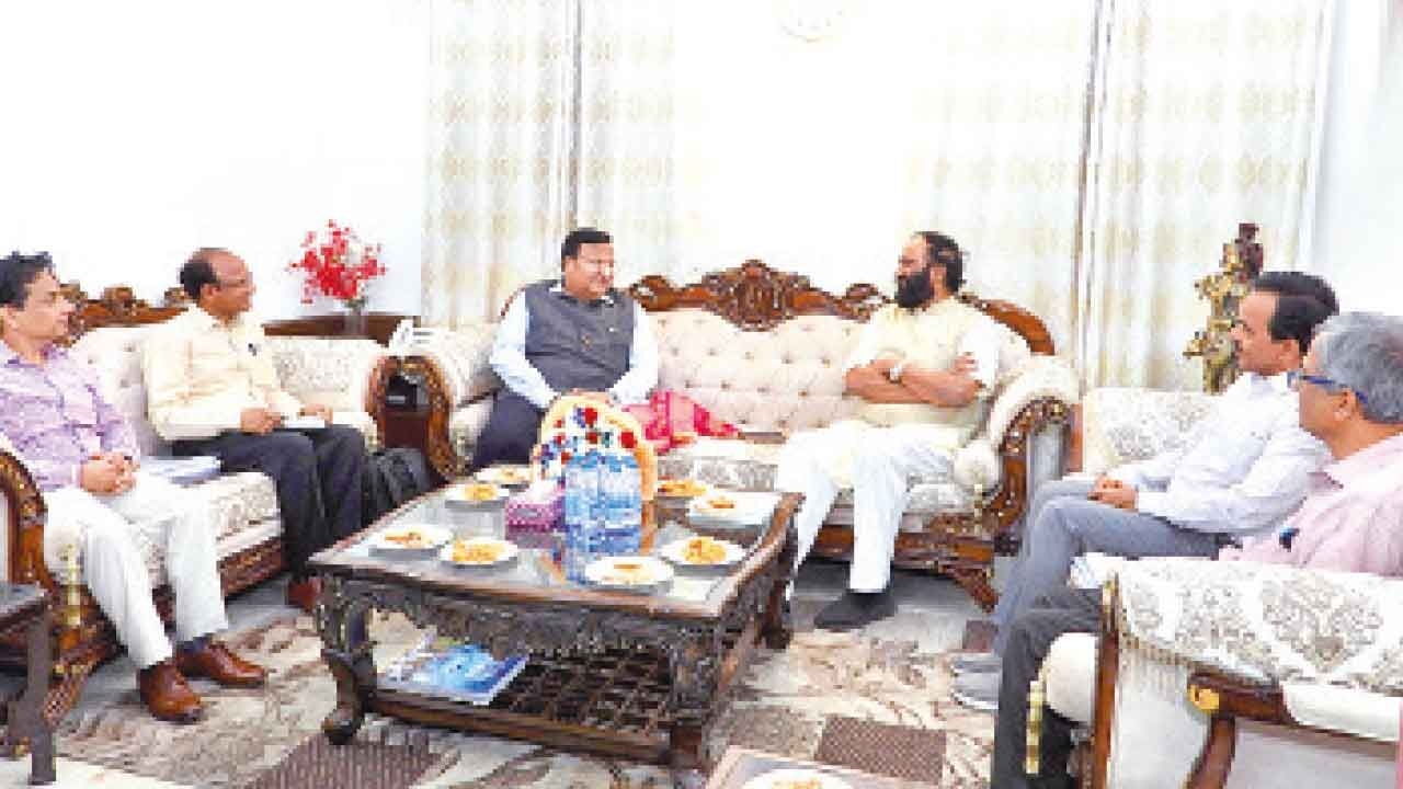 Uttam taps CWC for allotment of water to PRIL, Sammakka projects