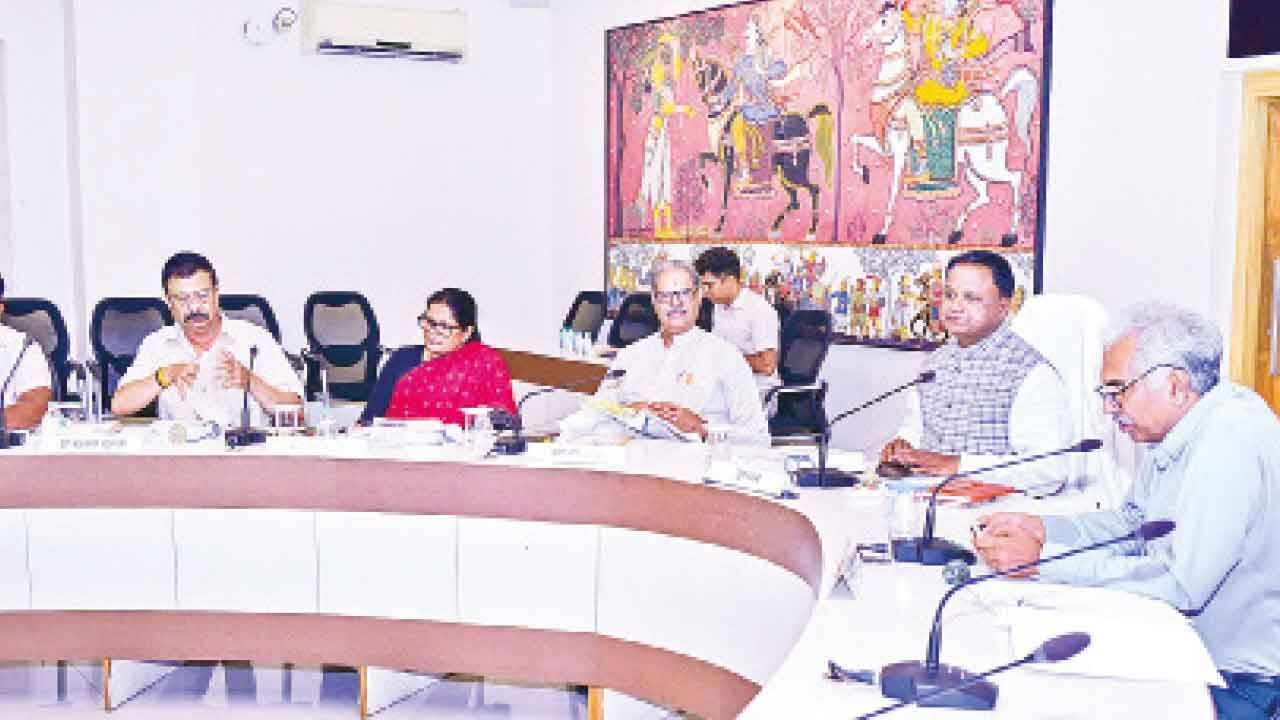 Cabinet approves plan to build 500 km disaster-resilient roads