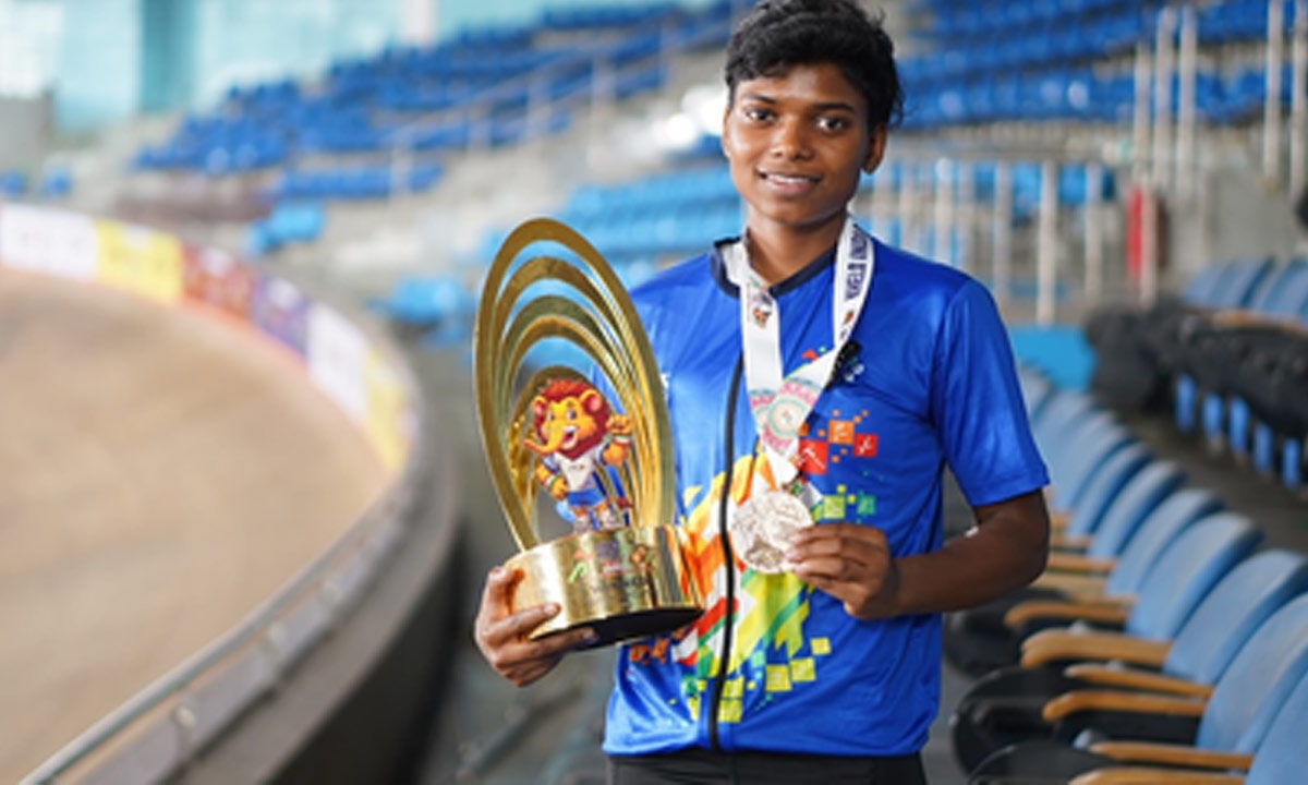 KIYG 2025: Sabina, a daily-wager's daughter, pedals her way to three medals