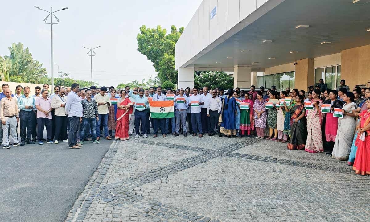 Secretariat staff takes out solidarity rally