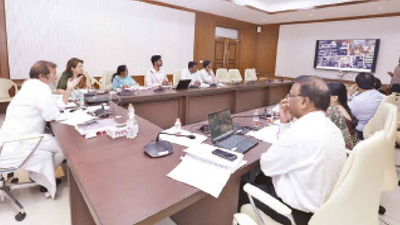 35% of Aarogyasri funds to be given as incentives for docs, staff: Health Min
