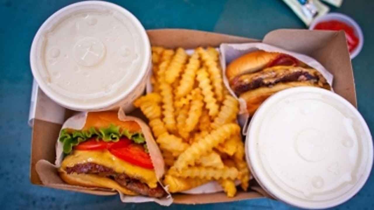 Just 5 min exposure to junk food ads can coax kids to consume more calories daily