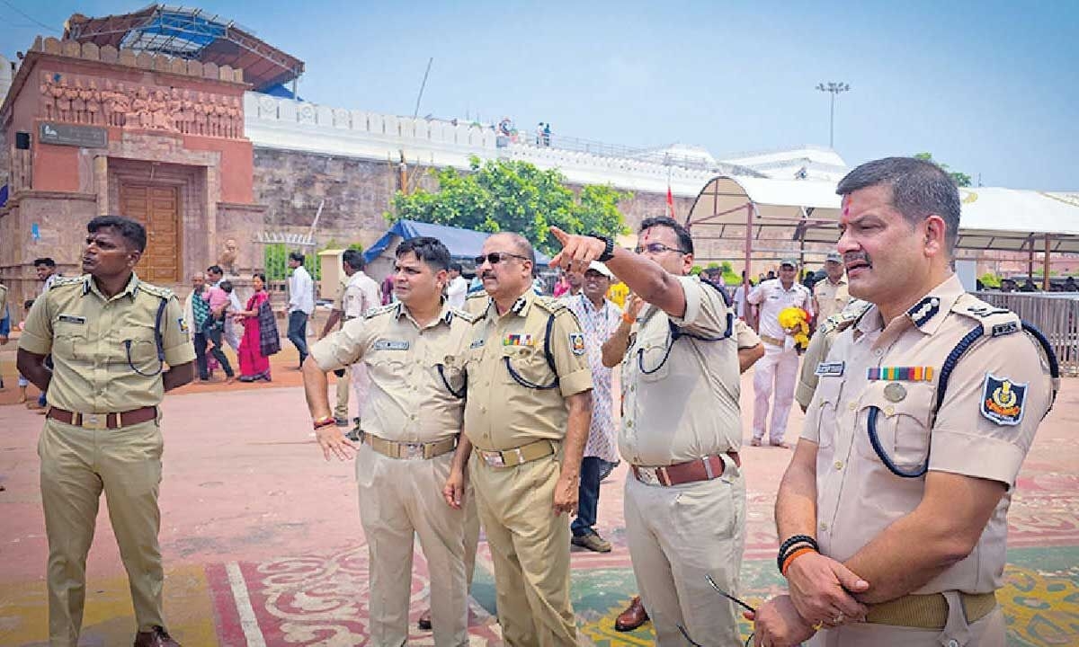 Ahead of Rath Yatra, DGP reviews security