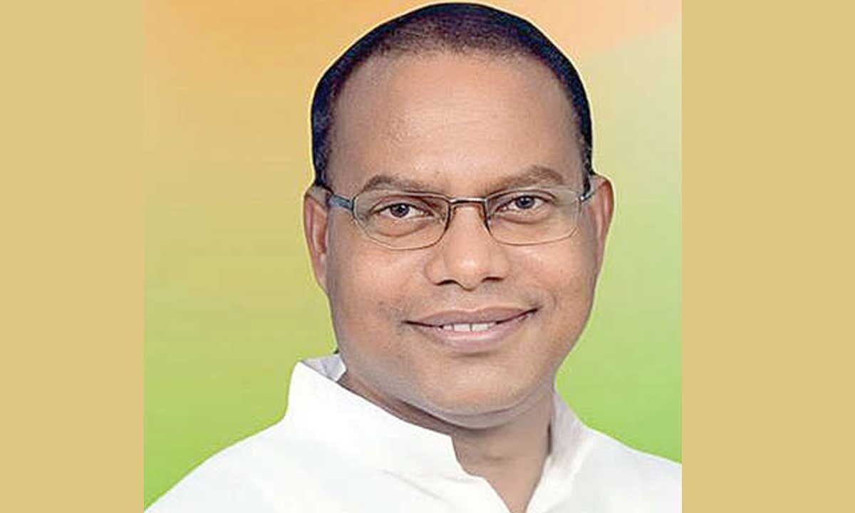 Kadam seeks Assembly session to discuss national security