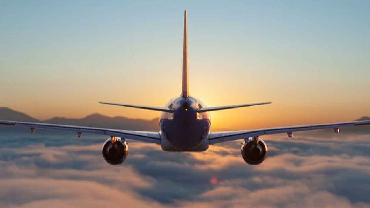 Pak extends airspace ban for Indian aircraft by another month