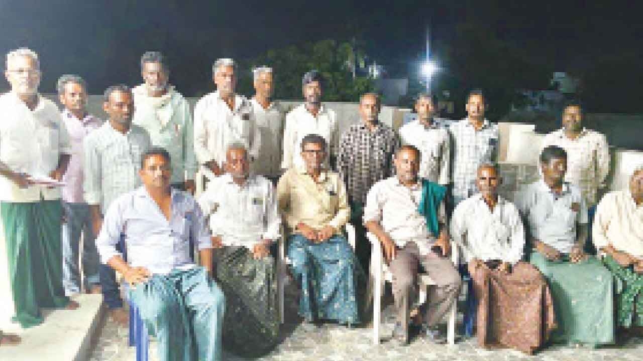 Farmers call for bandh on May 20 for remunerative prices