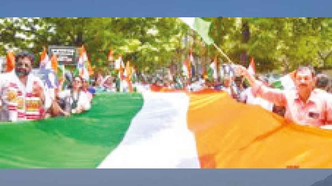 Varanasi locals celebrate India's victory over Pakistan