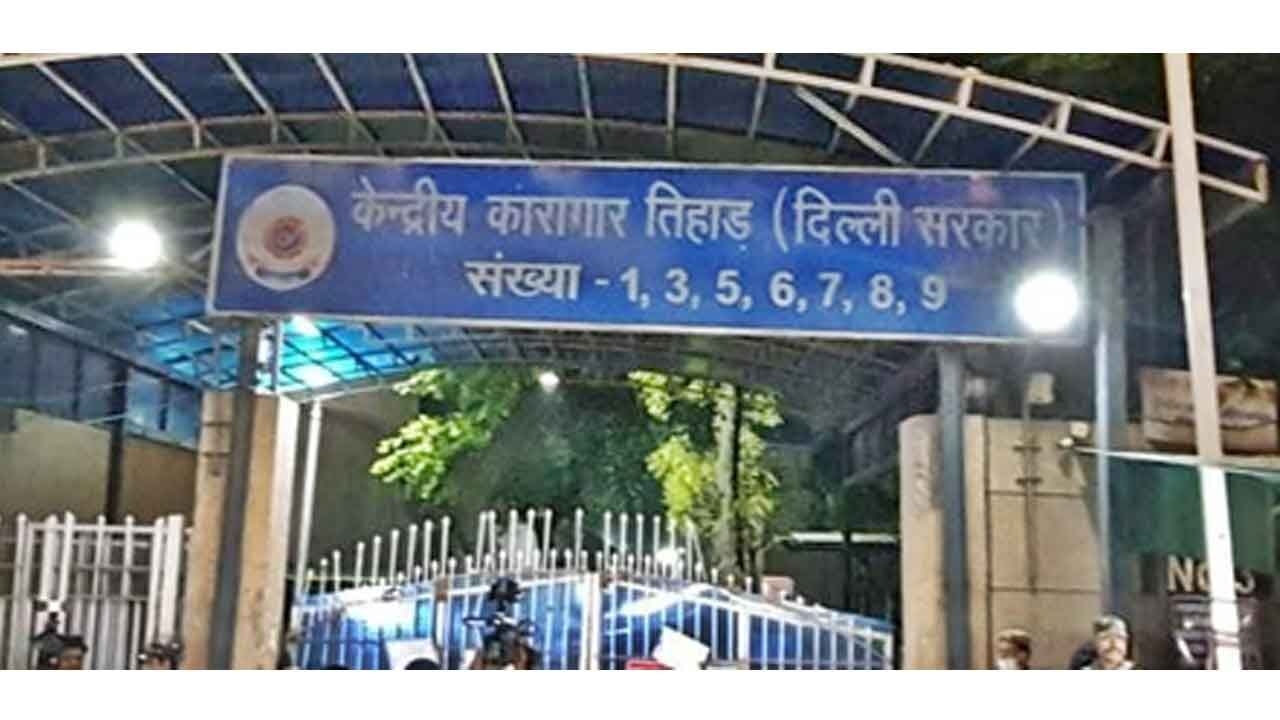 Two mobile snatchers nabbed in Delhi; one came out of Tihar jail a day ago