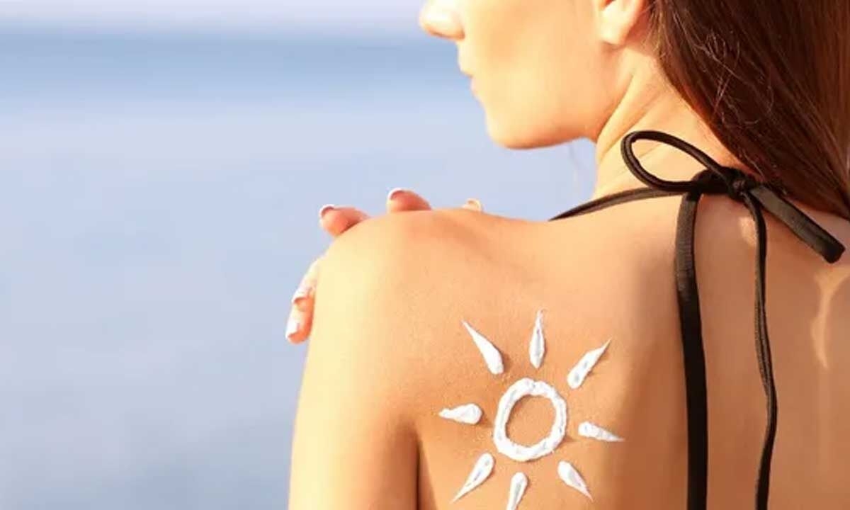 SPF 30 vs SPF 50: Which Sunscreen Is Right for Your Skin? A Dermatologist Breaks It Down