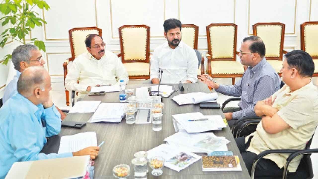 CM cracks down on firms selling spurious seeds, calls for kharif preparedness