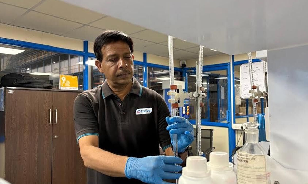 Accelerator-free nitrile gloves made accessible and affordable