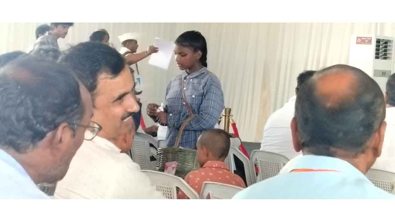 Security Lapses Evident at CM Prajapati Vedika Meeting