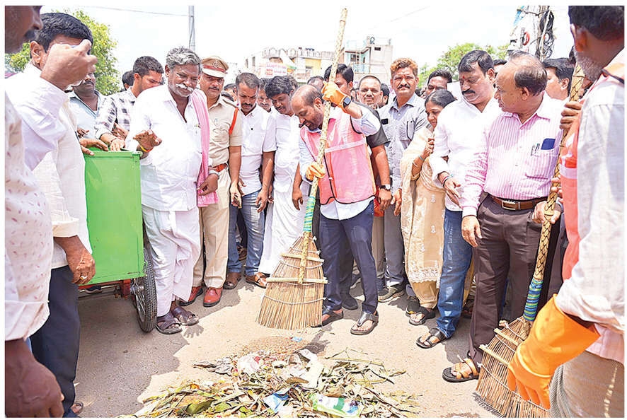 Cleanliness is every citizen's responsibility: Health Min