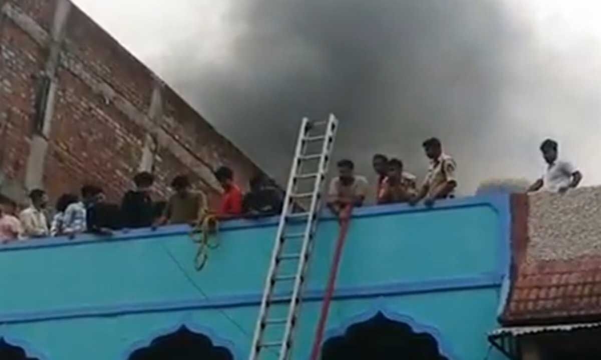 17 killed in a huge fire near Hyderabad's Charminar