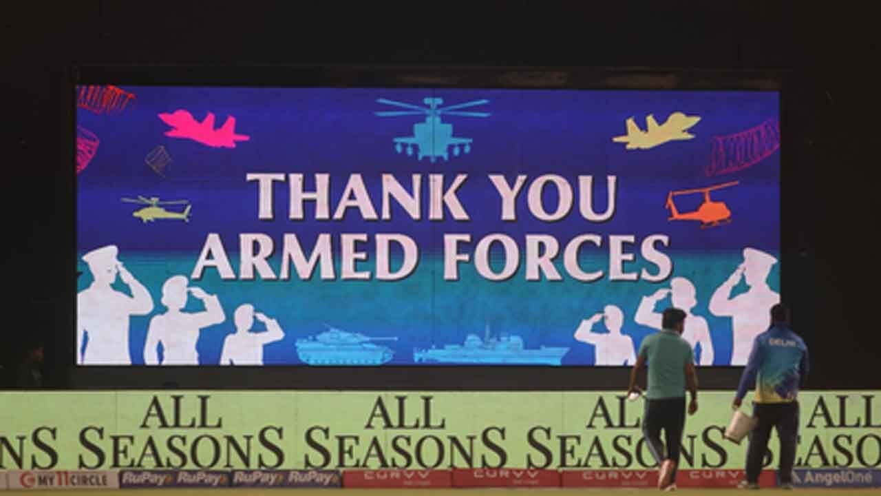 IPL 2025: DC and GT players pay tribute to Indian Armed Forces at Arun Jaitley Stadium