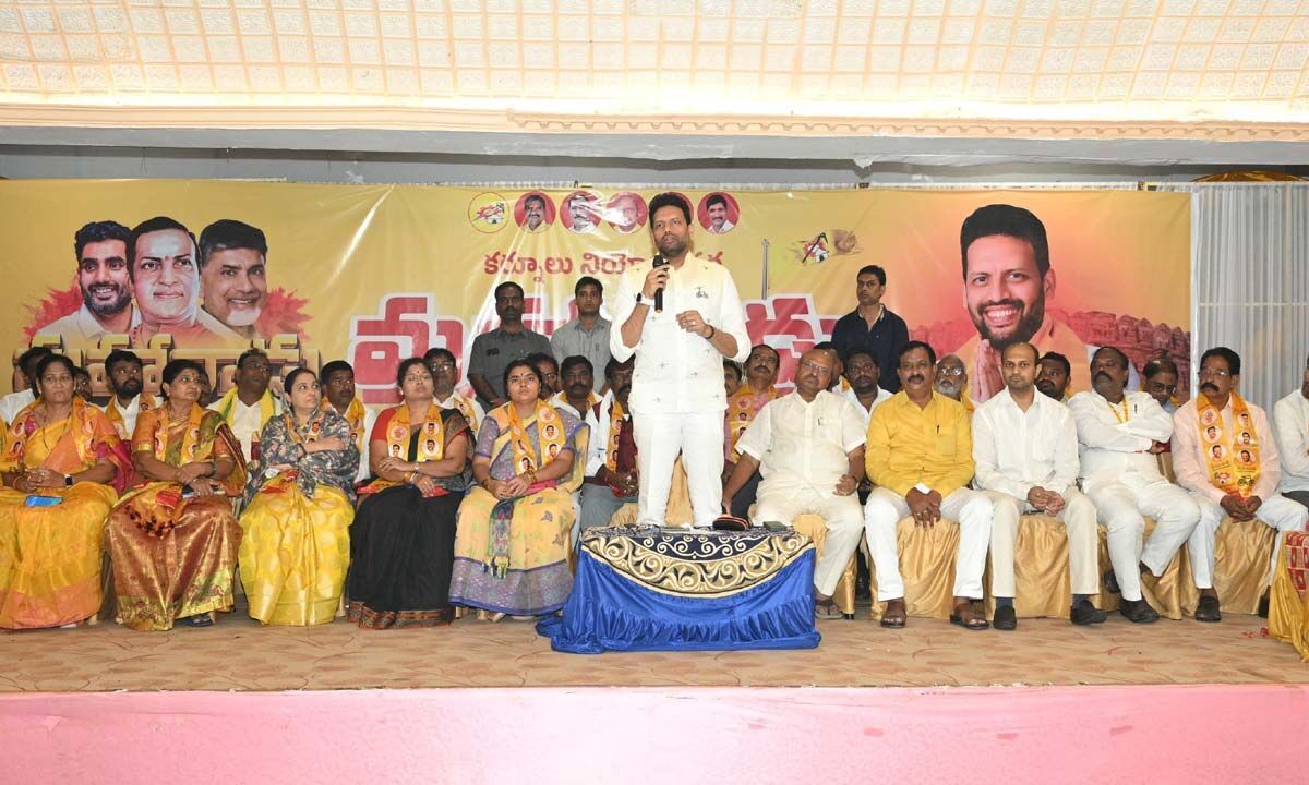 Minister hails Naidu's leadership at Mahanadu