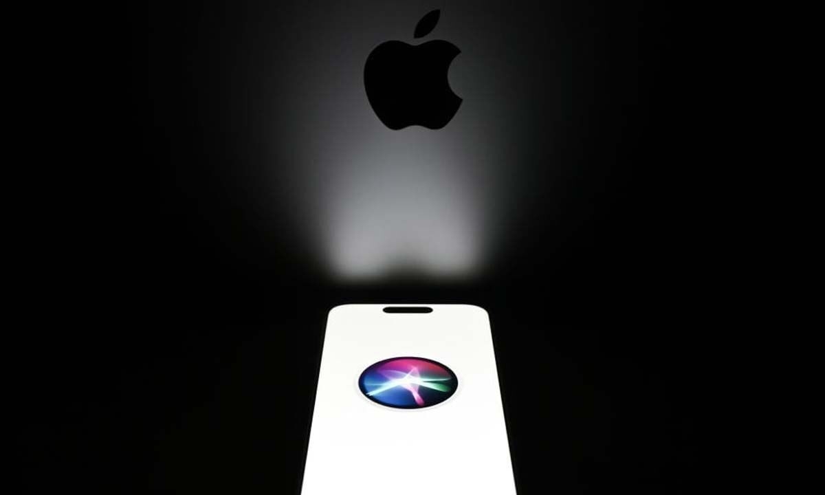 Apple Reboots Siri with AI Overhaul Amid Internal Struggles