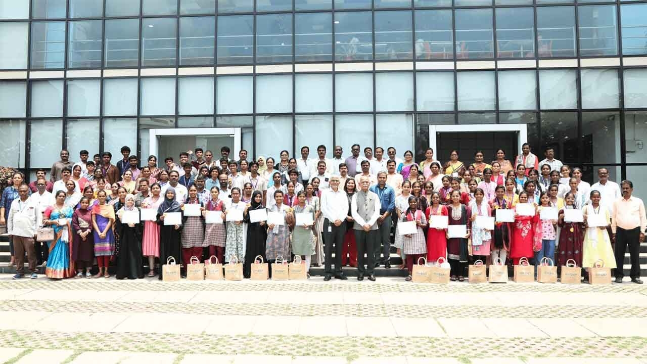 58 students shine in SSC public exams
