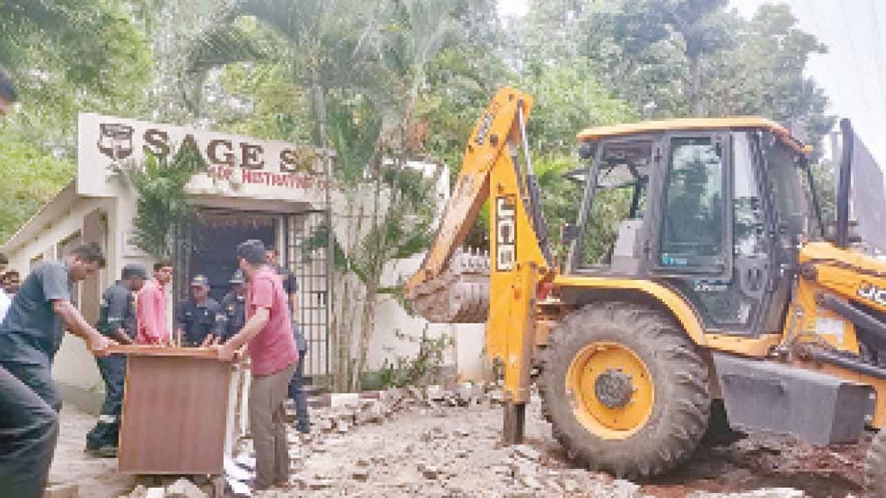 HYDRA strikes at illegal structures in Peerzadiguda