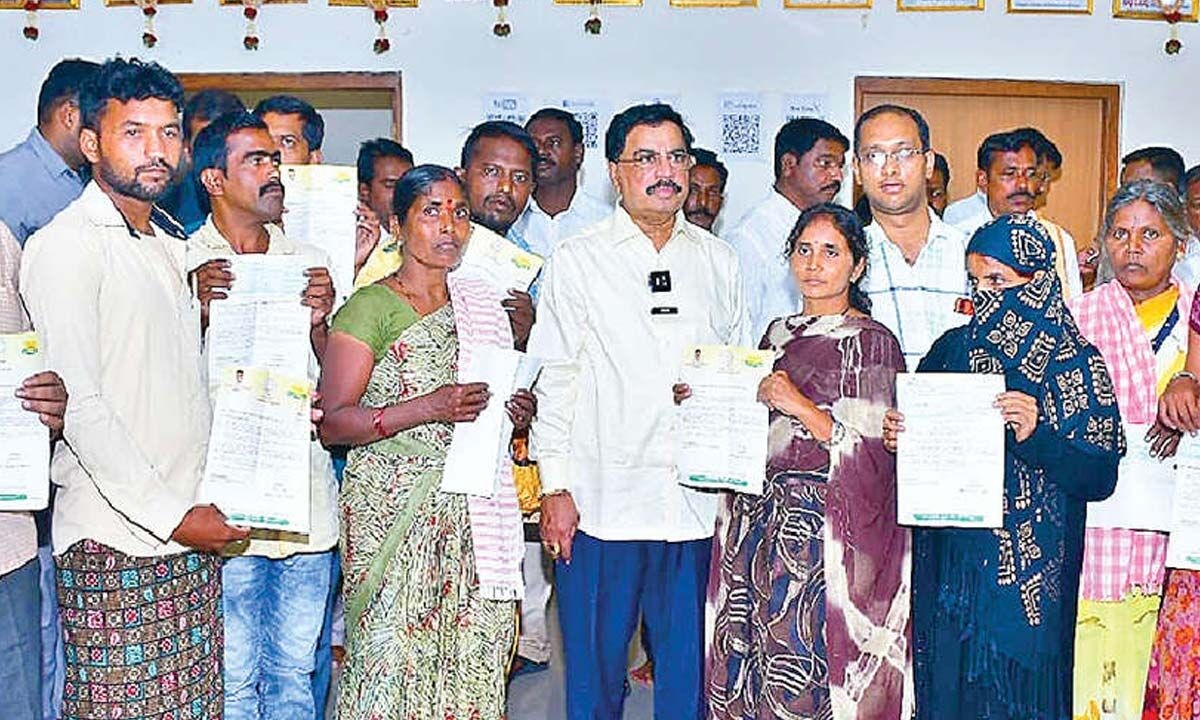 CMRF extends support to ailing poor in Kalyandurg
