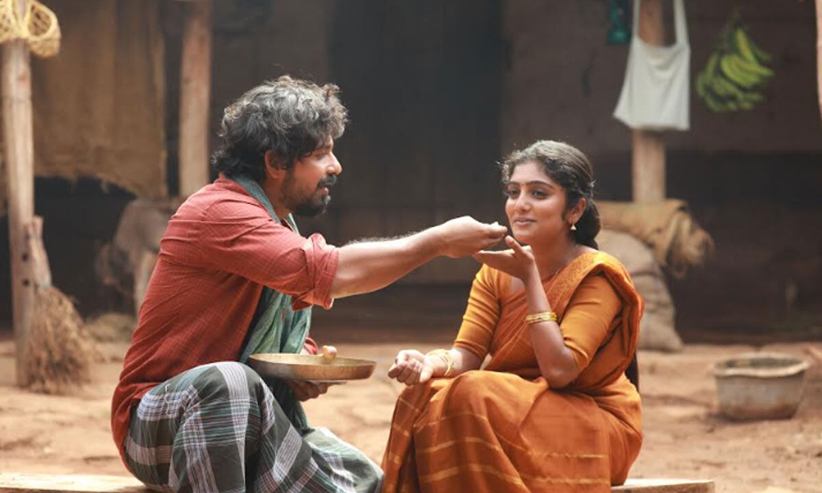 Yash's mother Pushpa Arunkumar debuts as producer with ‘Kothalavadi'
