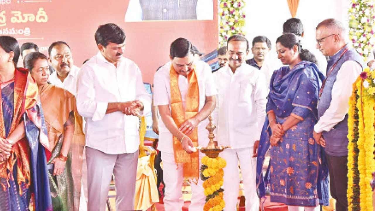 Upgraded Warangal rly station showcases Kakatiya Art: Kavya