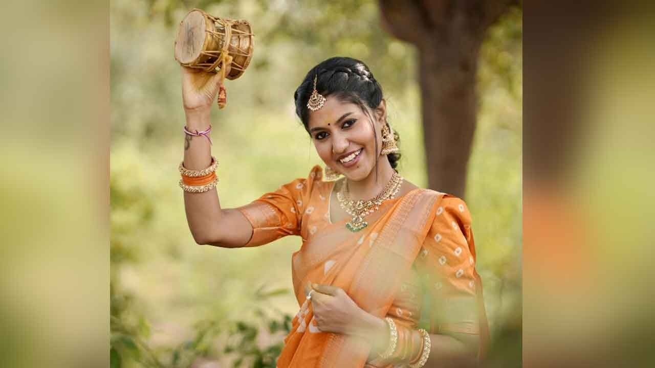 Singer Madhupriya blossoms through music