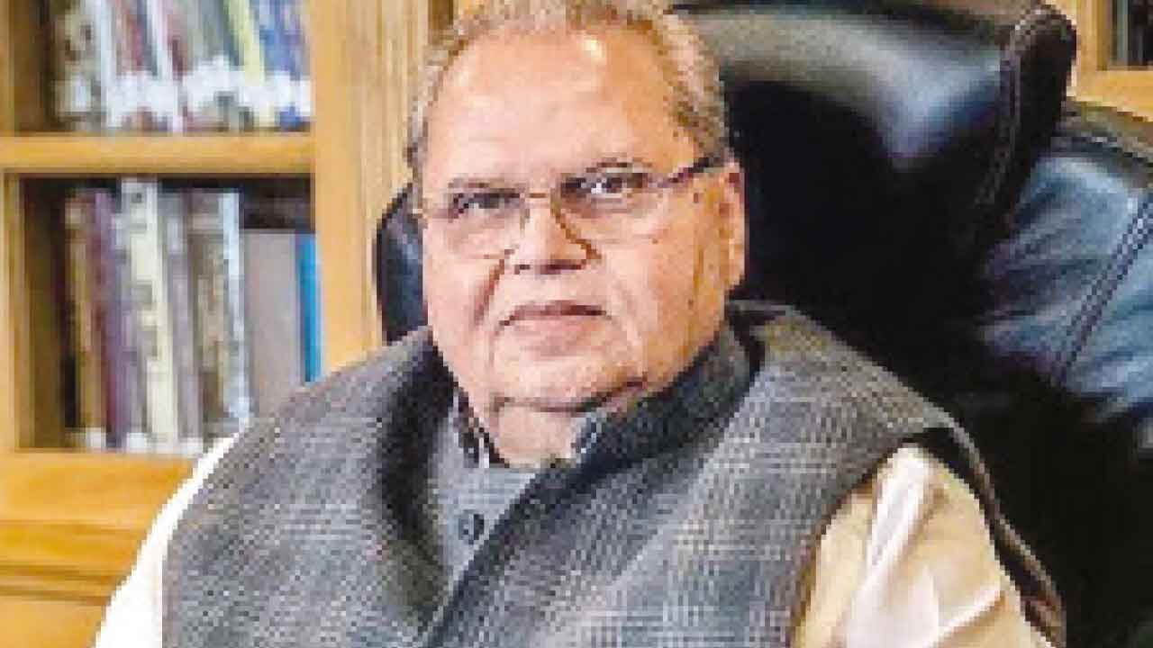 CBI files charge sheet against ex-J&K Guv Malik