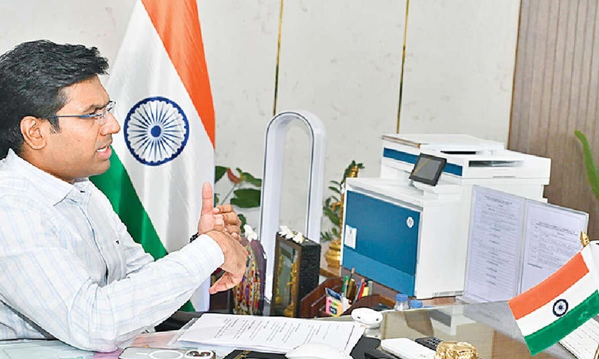 Collector pushes for grassroots yoga drive under Yogandhra-2025