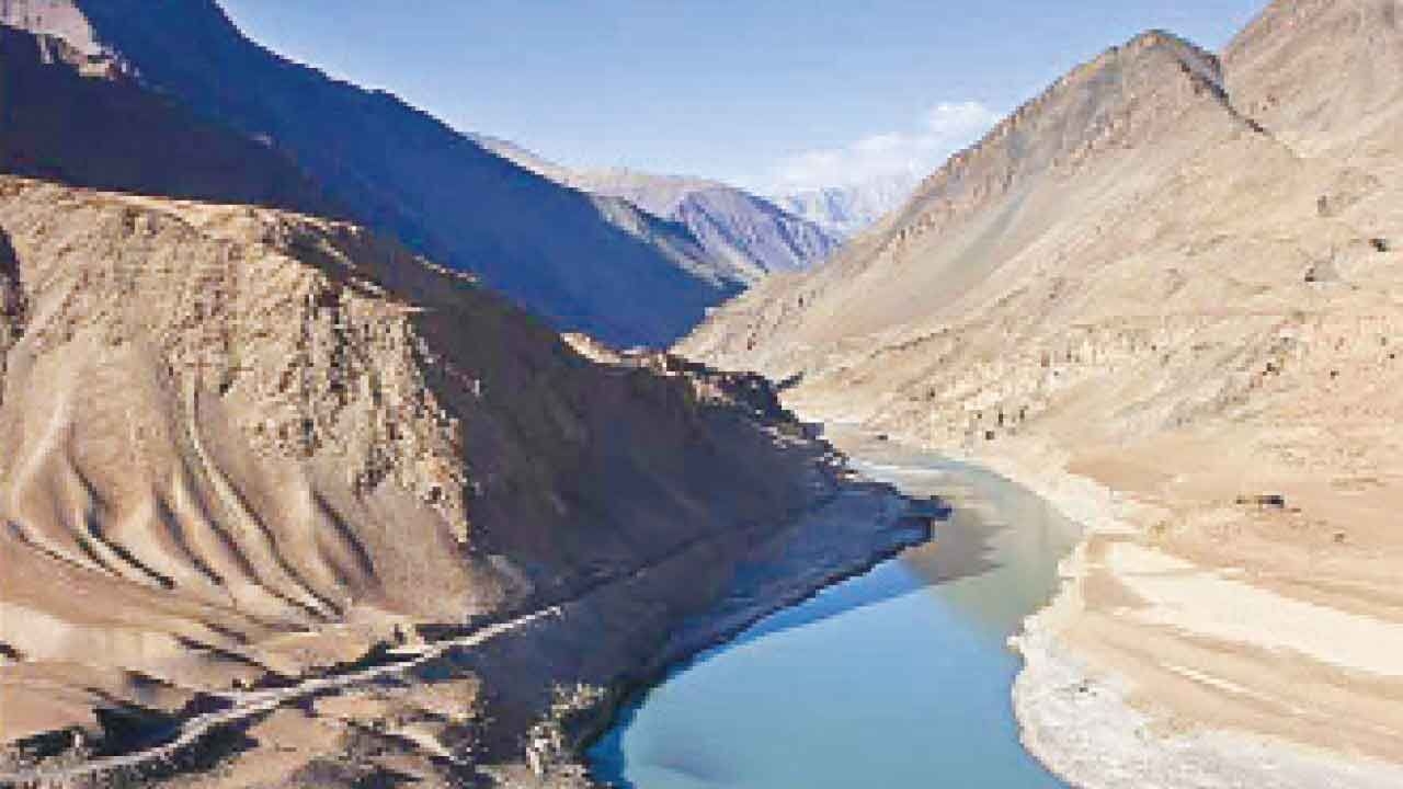 Must defuse the water bomb hanging over us: Pak Senator