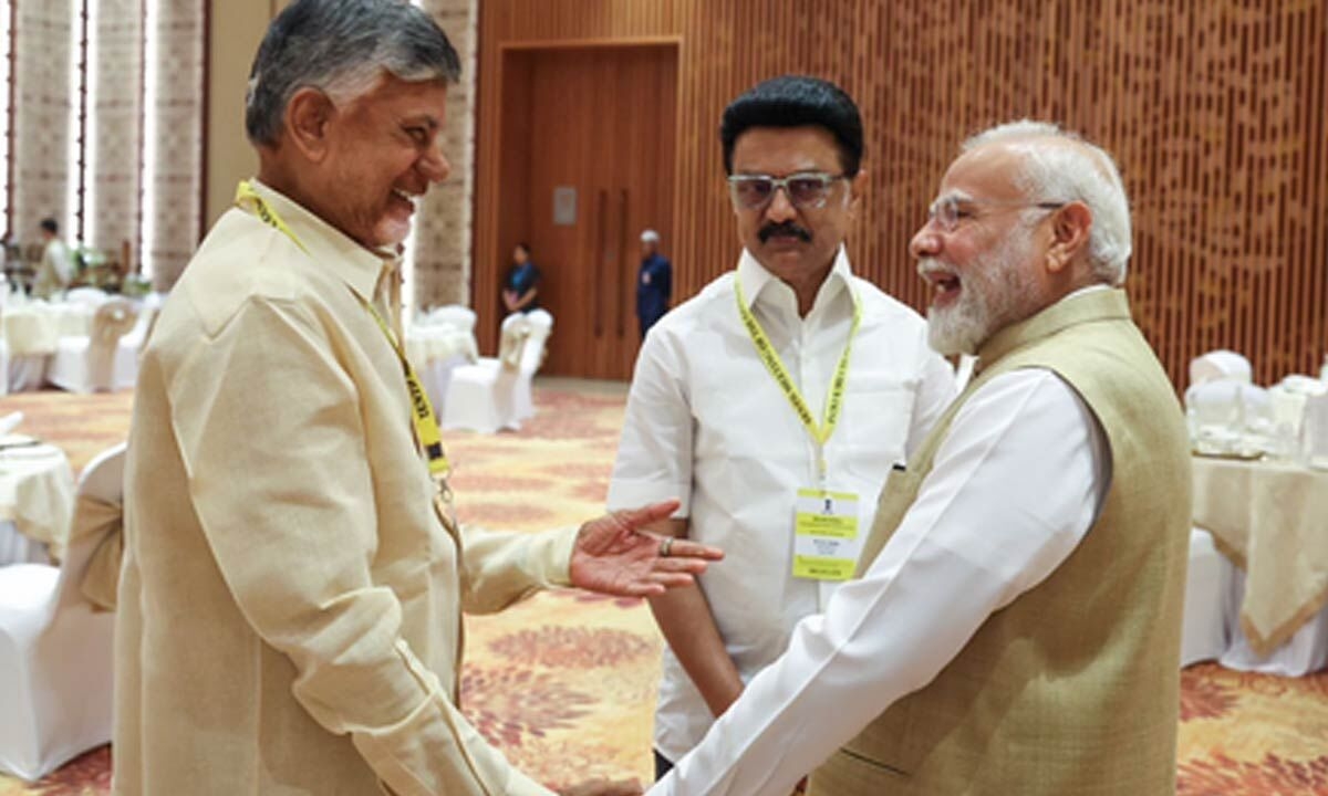 PM Modi praises Andhra CM Chandrababu Naidu for reforms