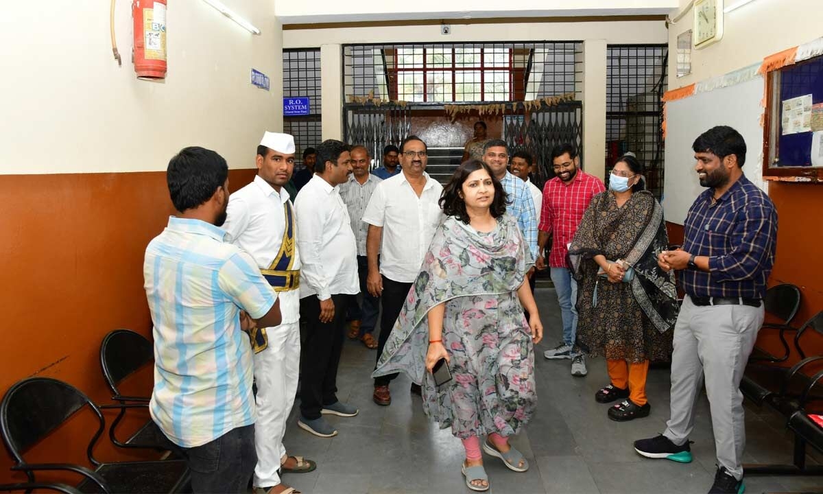 Licensed surveyors trained for Bhu Bharati prog