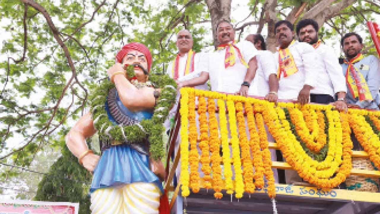 Who benefits by holding beauty contests, asks Harish Rao