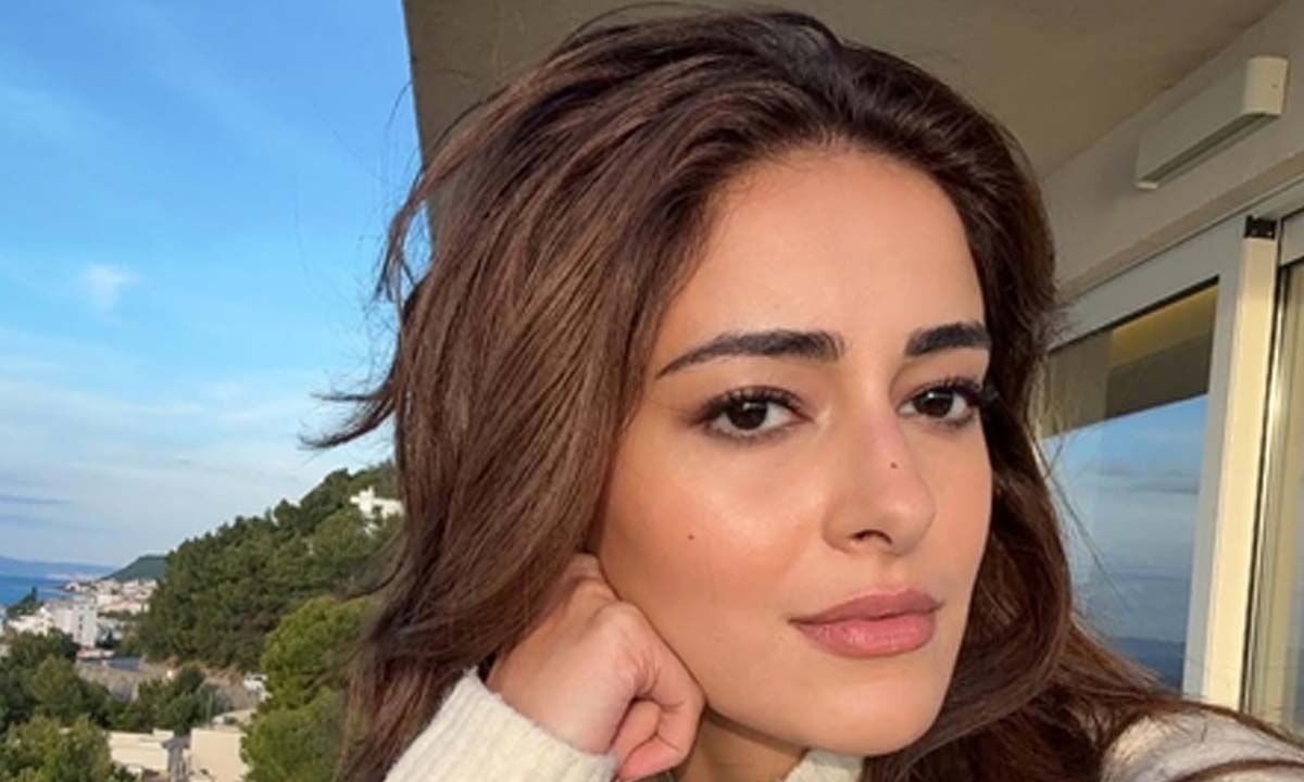 Ananya Panday shows a glimpse of the 'world around her'