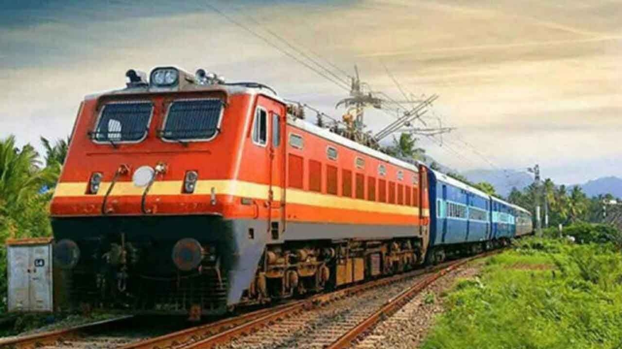 SCR announces additional stoppage at Manchiryal for two express trains