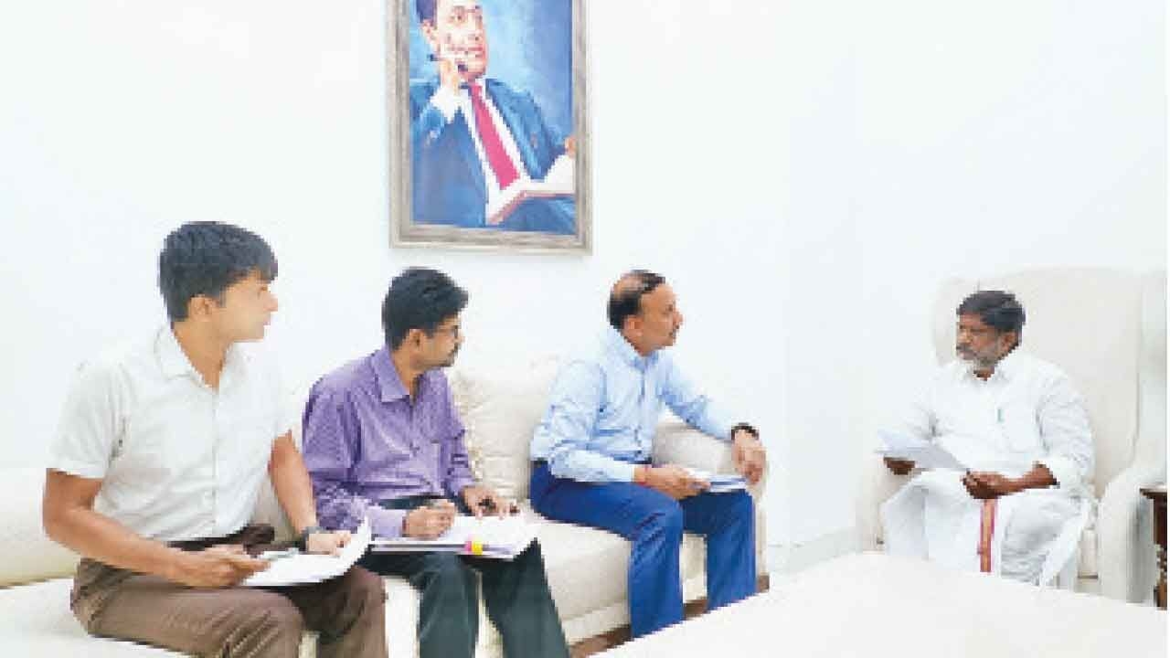 TG govt to shower sops on employees on June 2