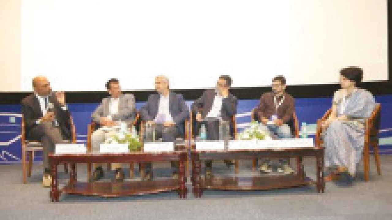 Meeting held on bettering synergy between data producers, users at ISB