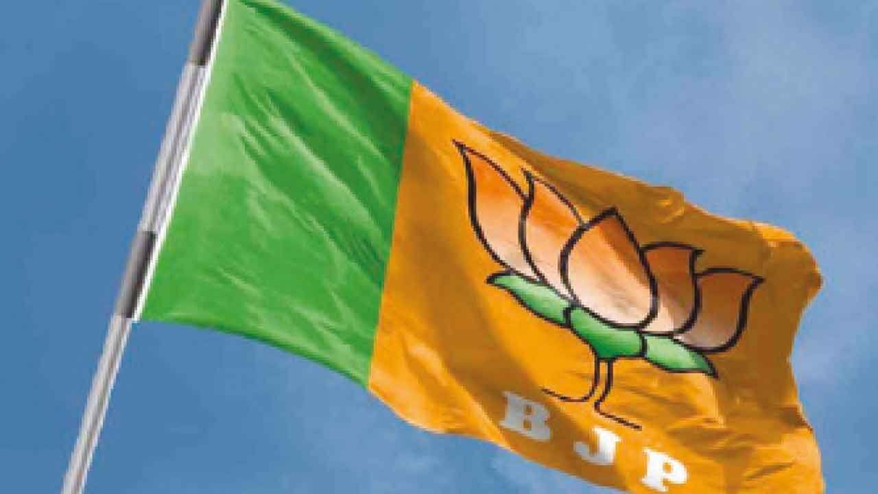 Mahesh Goud is KCR's covert in Cong, allege BJP leaders