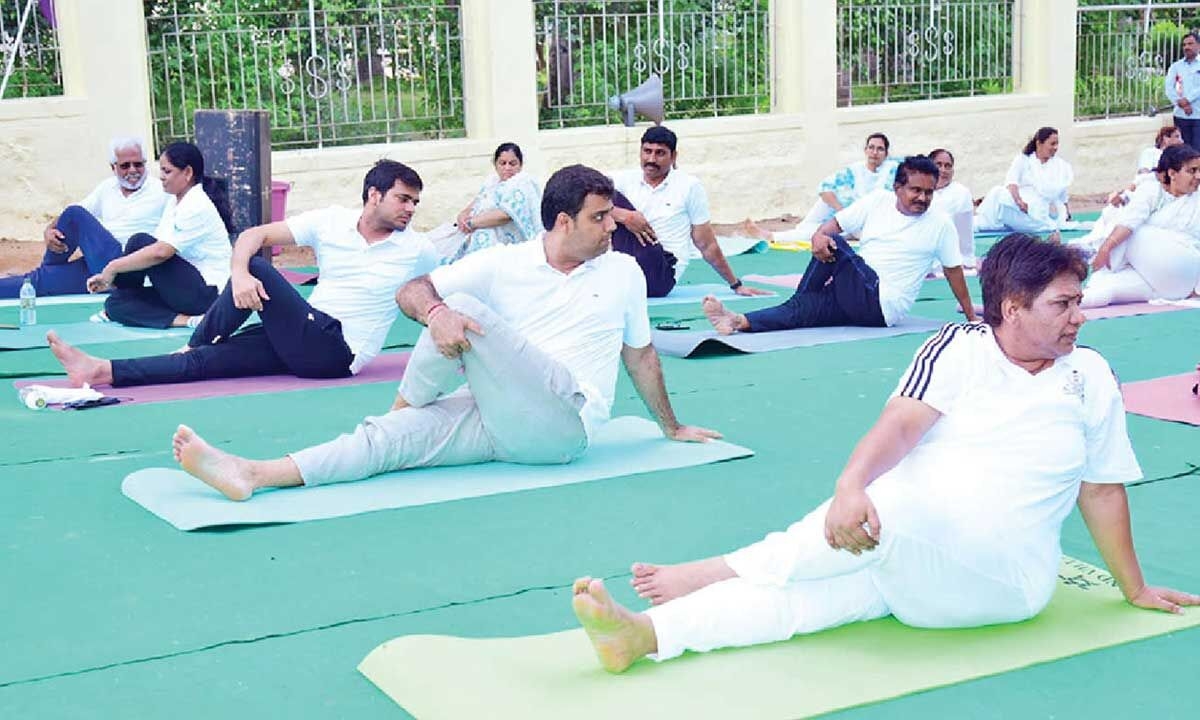 Collector explains importance of yoga for physical and mental well-being