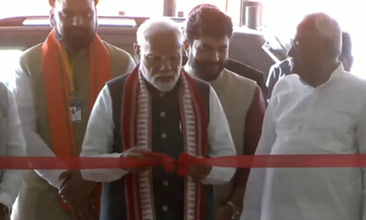 PM Modi inaugurates new terminal at Patna airport