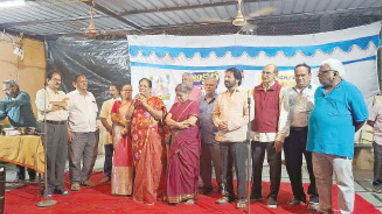 Play held on societal dynamics