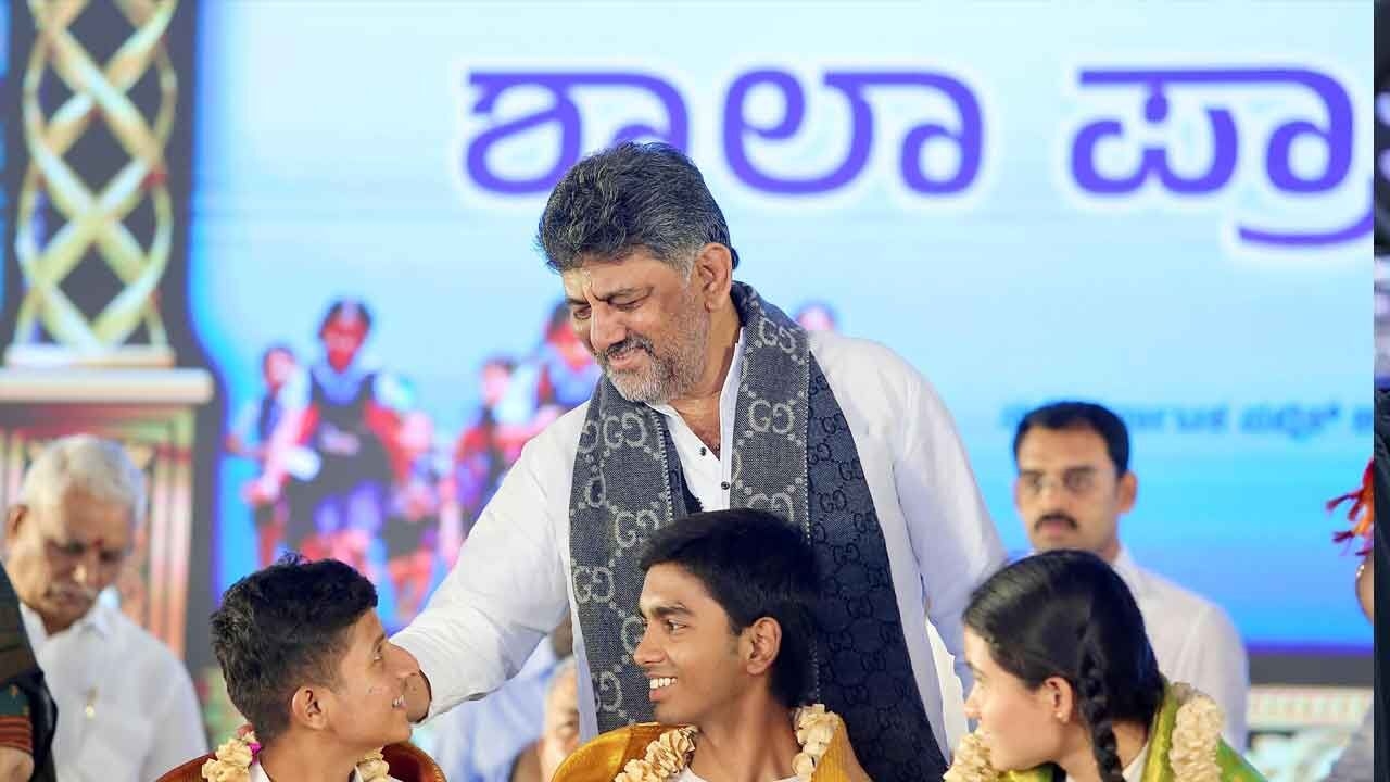 To become a king or a slave is your choice, DKS tells students