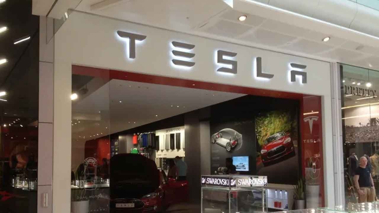 Tesla Adds iPhone Lock Screen Charging Updates and Child Detection Feature