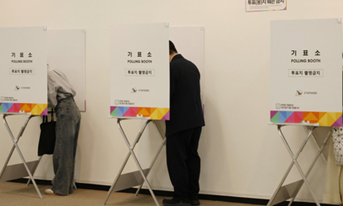 South Korea: Election worker apprehended after allegedly casting vote on husband's behalf