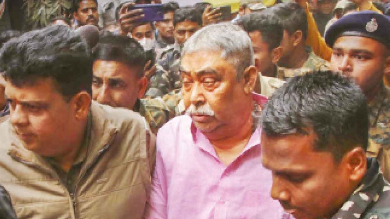 TMC leader booked for threatening cop's to rape his mother, wife