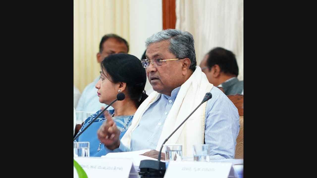 K'taka CM Siddaramaiah pulls up officials over child marriages