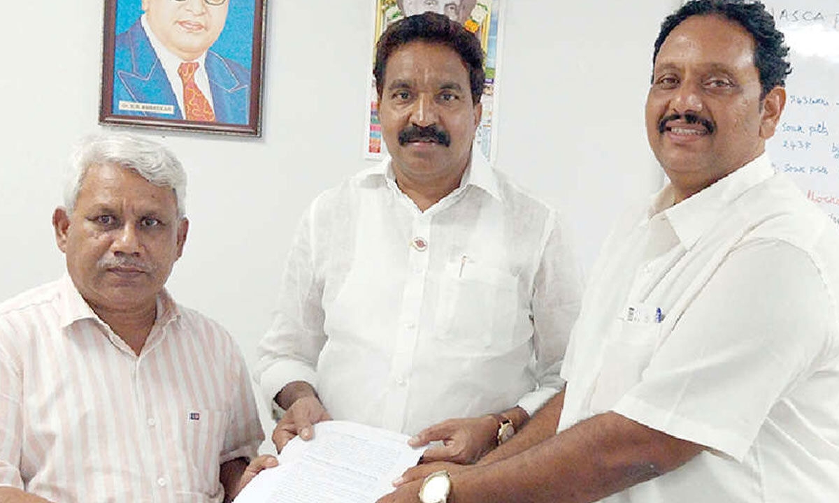 Sarpanches seek immediate release of MNREGS, 15th Financec Panel funds