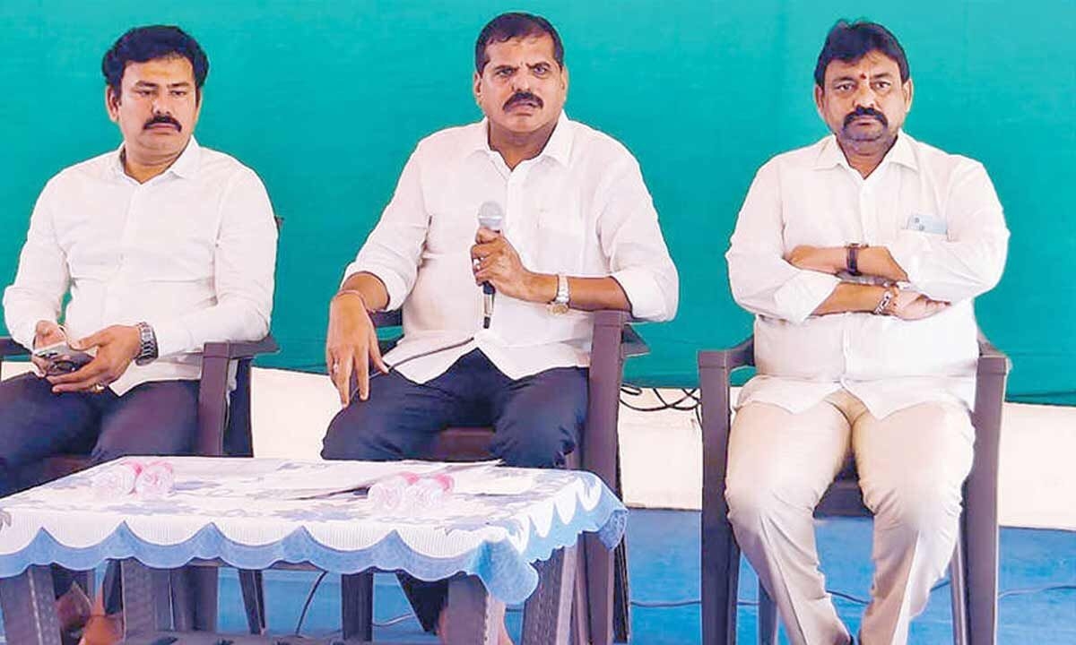 YSRCP to take out statewide protests under ‘vennupotu dinam'