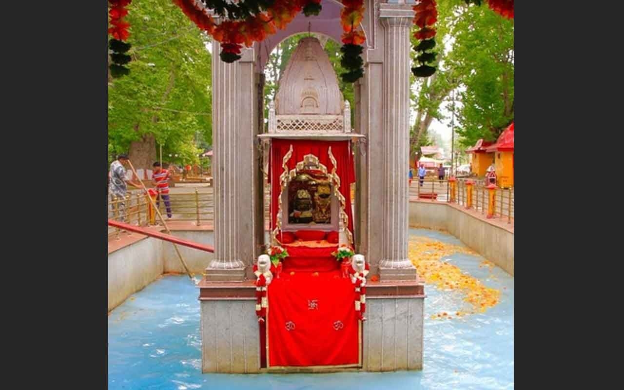 J&K Chief Secy, DGP review security for Mata Kheer Bhawani festival in Ganderbal